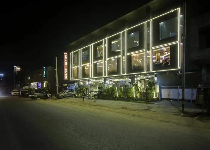 Hotel Park Tree Near Delhi Airport